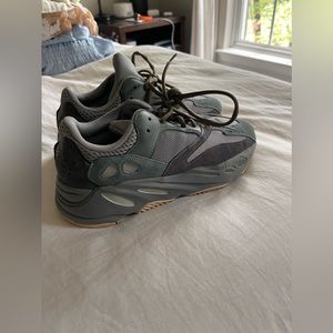 Yeezy sneakers Adidas grey size men size 7.5